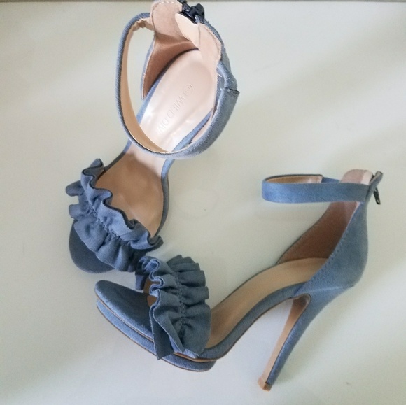 Wild Diva Shoes - Denim ruffle heels NWT